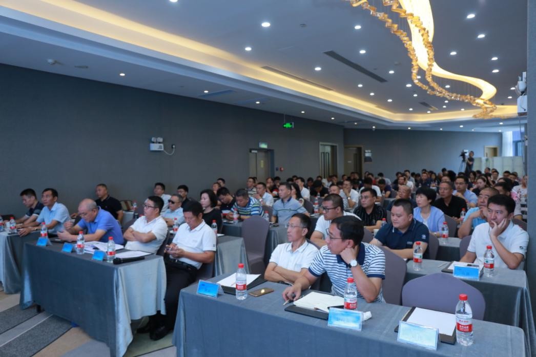 港創建材公司2019年年中生產經營工作會議順利召開