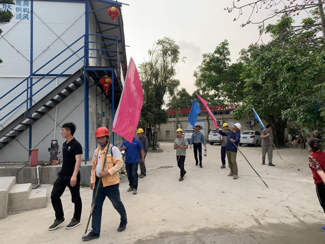 春來礦山綠意濃  ——陽西信威公司開展植樹造林、礦山復(fù)綠活動